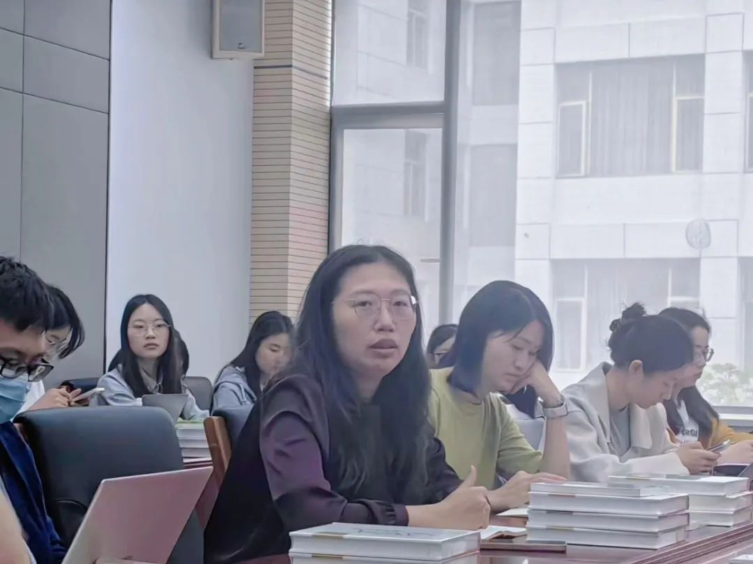 图：草榴社区
副院长蒲妍发言.jpg